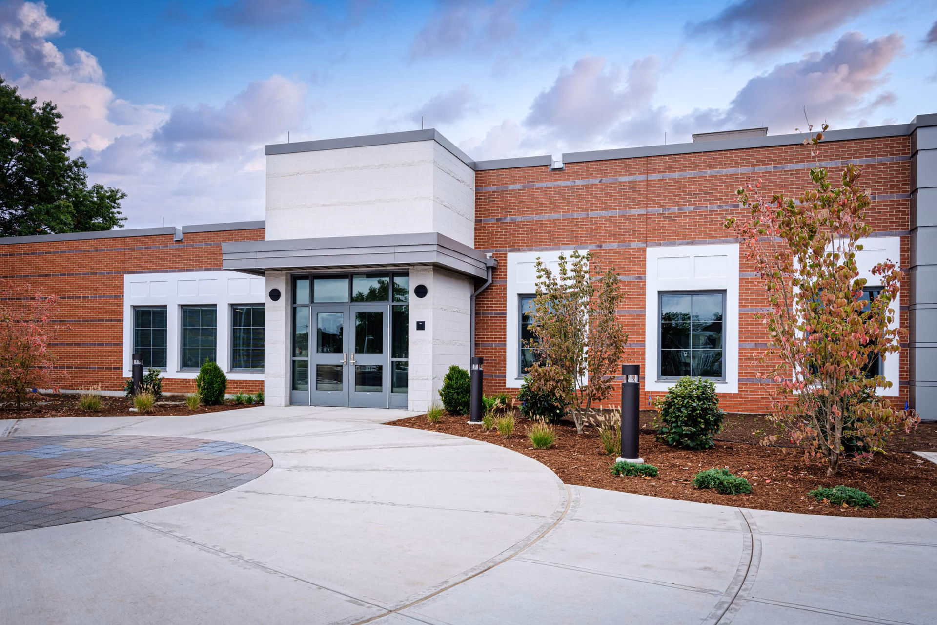 What percentage of children with autism are admitted to a psychiatric hospital?