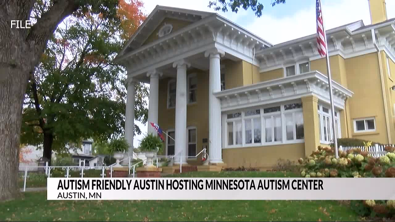 What is the University of Minnesota autism & neurodevelopment clinic?